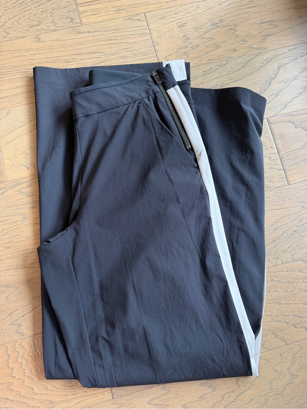 Athleta gramercy wide leg track trouser pants size 4